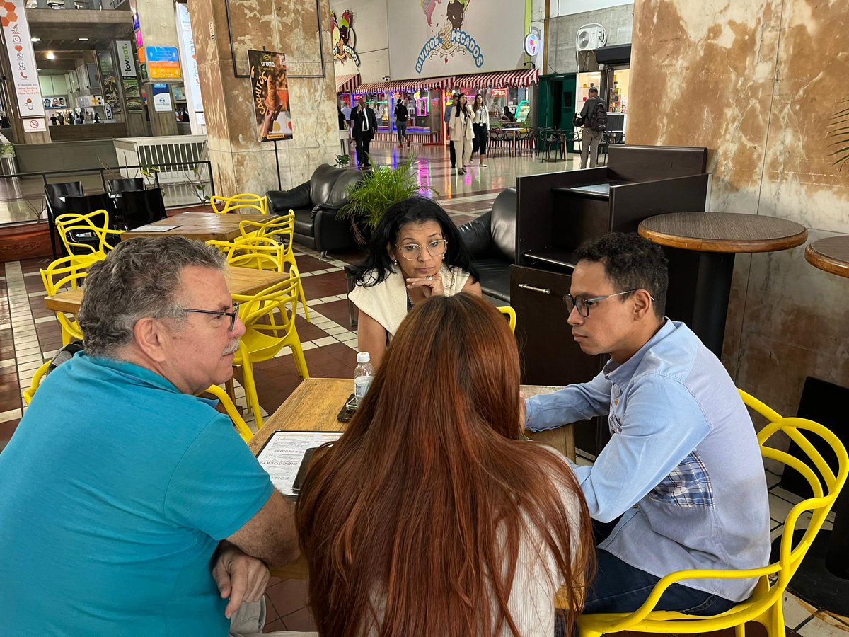 JesusDCastilloC's tweet photo. Reunión con nuestra coordinadora Deyalitza Aray, planificando acciones en beneficio de nuestro equipo de Proyecto Venezuela en el estado Monagas.

Nuestro Proyecto es Venezuela 🌞💛 https://t.co/olYk5YJytJ