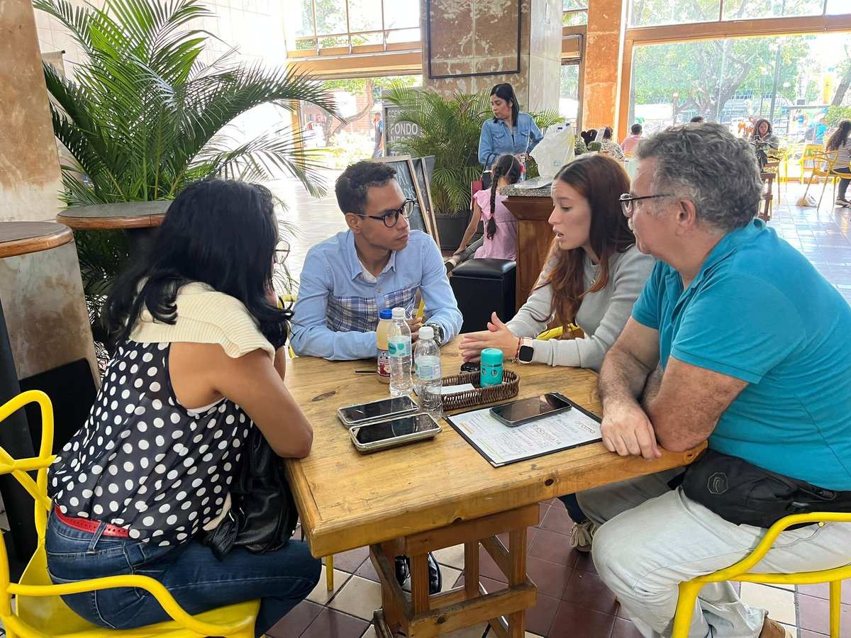 Reunión con nuestra coordinadora Deyalitza Aray, planificando acciones en beneficio de nuestro equipo de Proyecto Venezuela en el estado Monagas.

Nuestro Proyecto es Venezuela 🌞💛