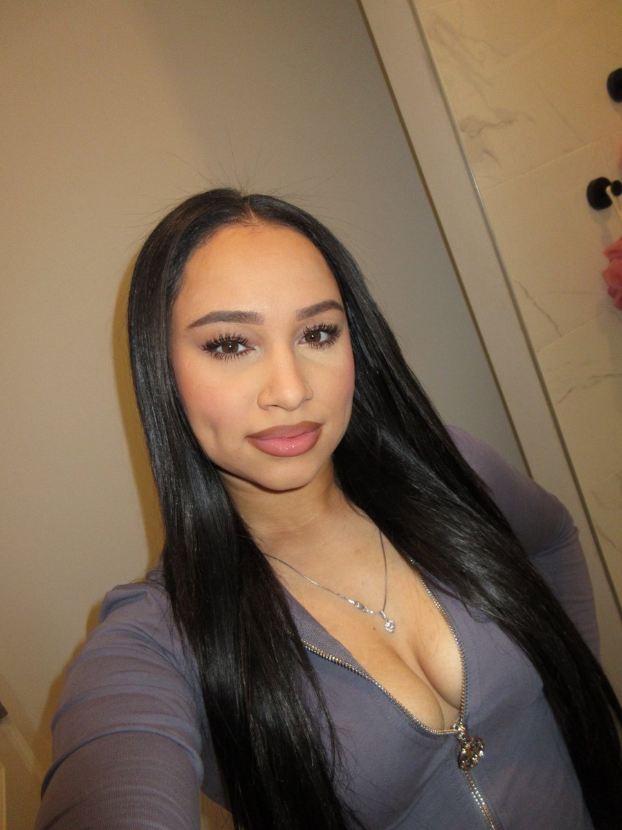 Kayla tweet media