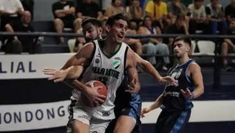 #LigaArgentina | Villa Mitre cayó 98-81 ante Gimnasia y Esgrima La Plata. Lo peleó por momentos, pero un parcial de 18-6 en los últimos 6 minutos sentenció el juego. Ahora se vienen dos en Mar del Plata ante Quilmes de Mar del Plata y Unión de Mar del Plata.
