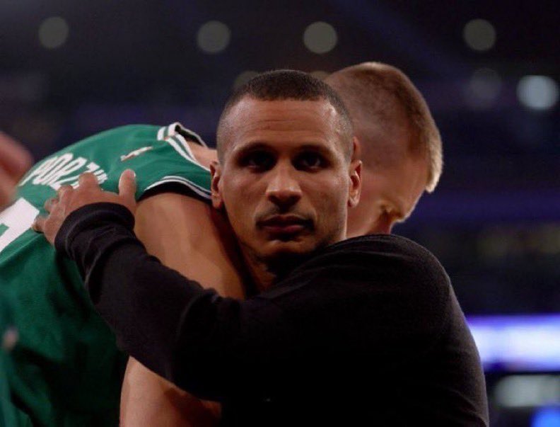 No Celtics funciona assim:

Nós jogamos, te amassamos e não damos a menor chance do seu time ganhar.

Você sempre perde.

Mazzulla ball. 37-19.