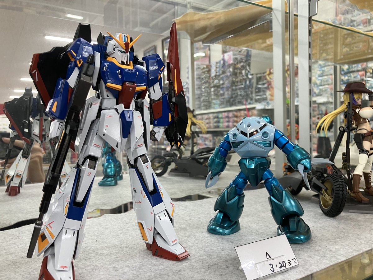 タムタム豊橋で展示中 ズゴックとZガンダムの作品をお持ち込み頂きました！