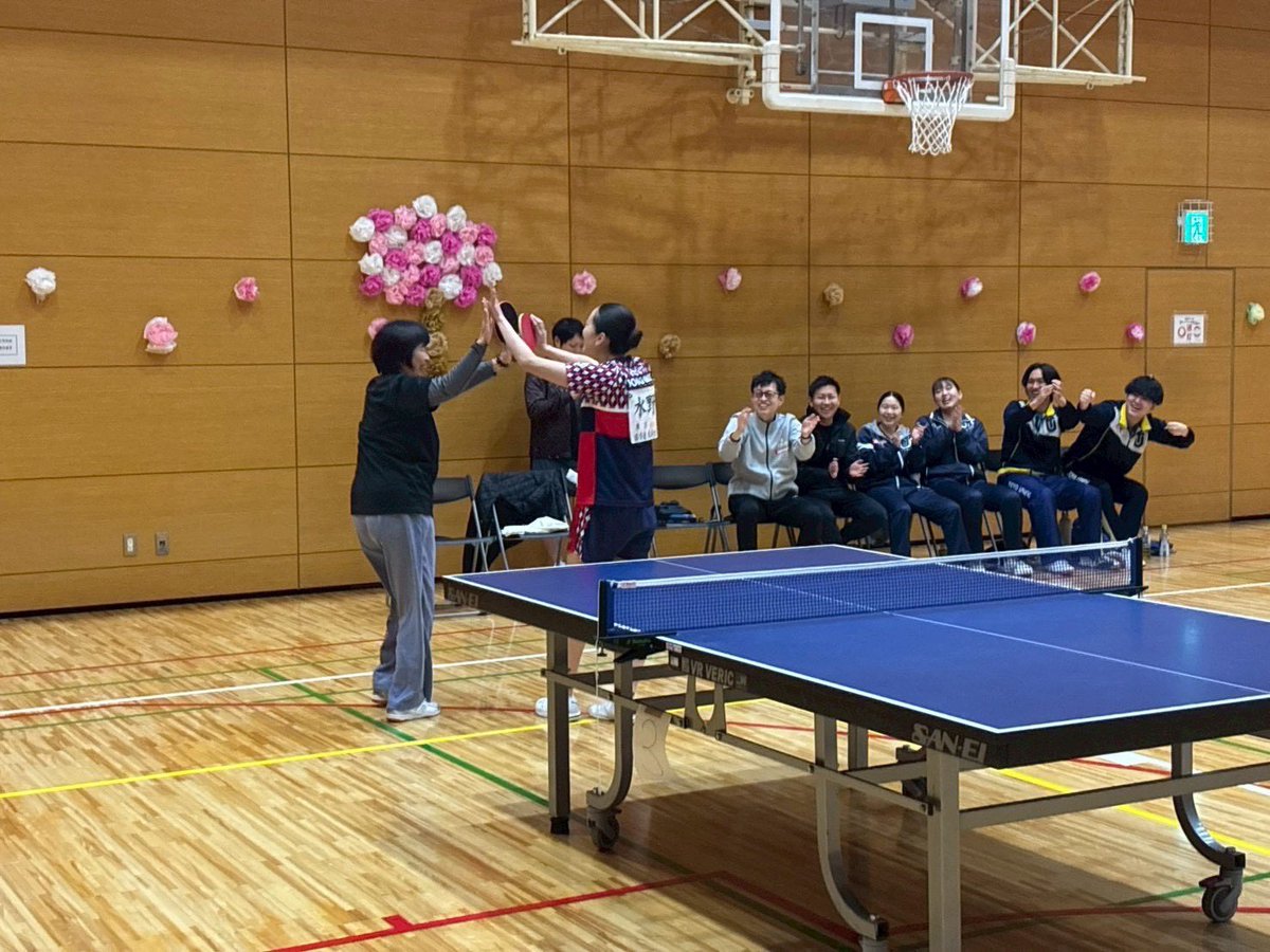 2/22（日）にOBOG卓球大会、女子インカレ2位の祝賀会が行われました！
卓球大会では、OBOGの皆様との親睦を深めながら一致団結して挑みました🔥
祝賀会では、支えてくださっているOBOGの皆様や関係者の方々へ感謝の気持ちをお伝えしました！！🙇‍♀️

#東洋大学卓球部
#STIGA
#Nittaku
#MEDALIST