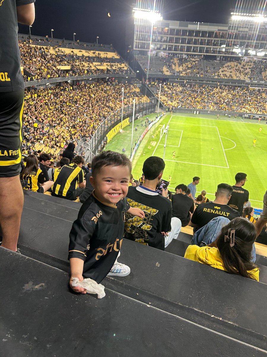 Agu Gonzalez (papá de Ramiro) tweet media