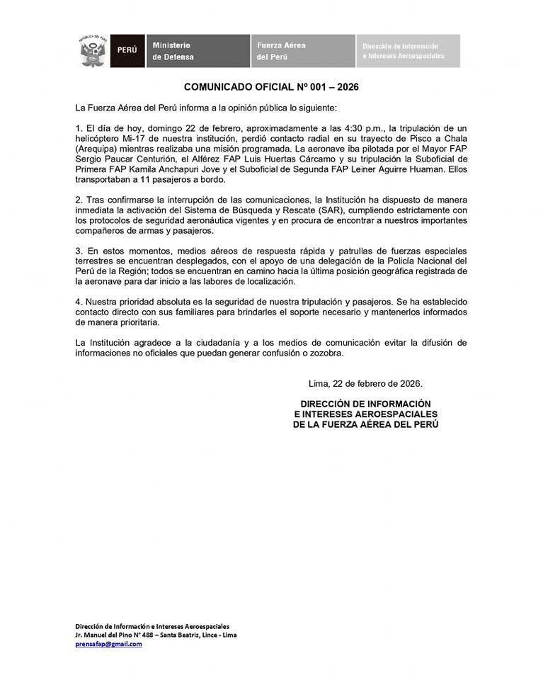 paolobenza's tweet photo. #Último La FAP ha perdido comunicación con uno de sus helicópteros que iba en camino de Pisco a Chala, Arequipa.

Llevaba 15 personas: 11 pasajeros y 4 tripulantes. Han ido a buscarlos a su última posición geográfica, registrada a las 4:30 pm. https://t.co/qTcNK17kJS