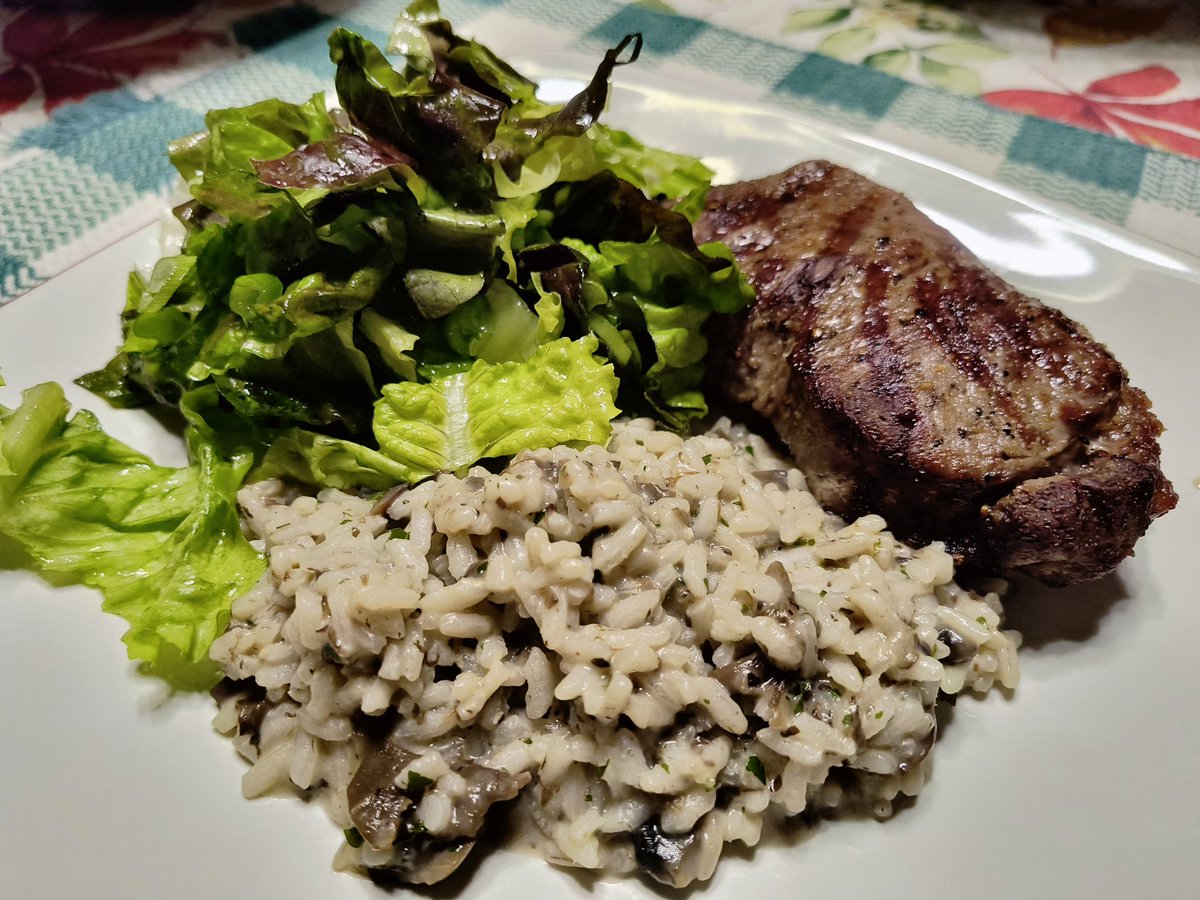 UniqueHiFi's tweet image. What's for dinner?
Grilled (grass fed) NY strip steak, mushroom risotto, and a green salad. 
#HomeChef #HomeCooking #food