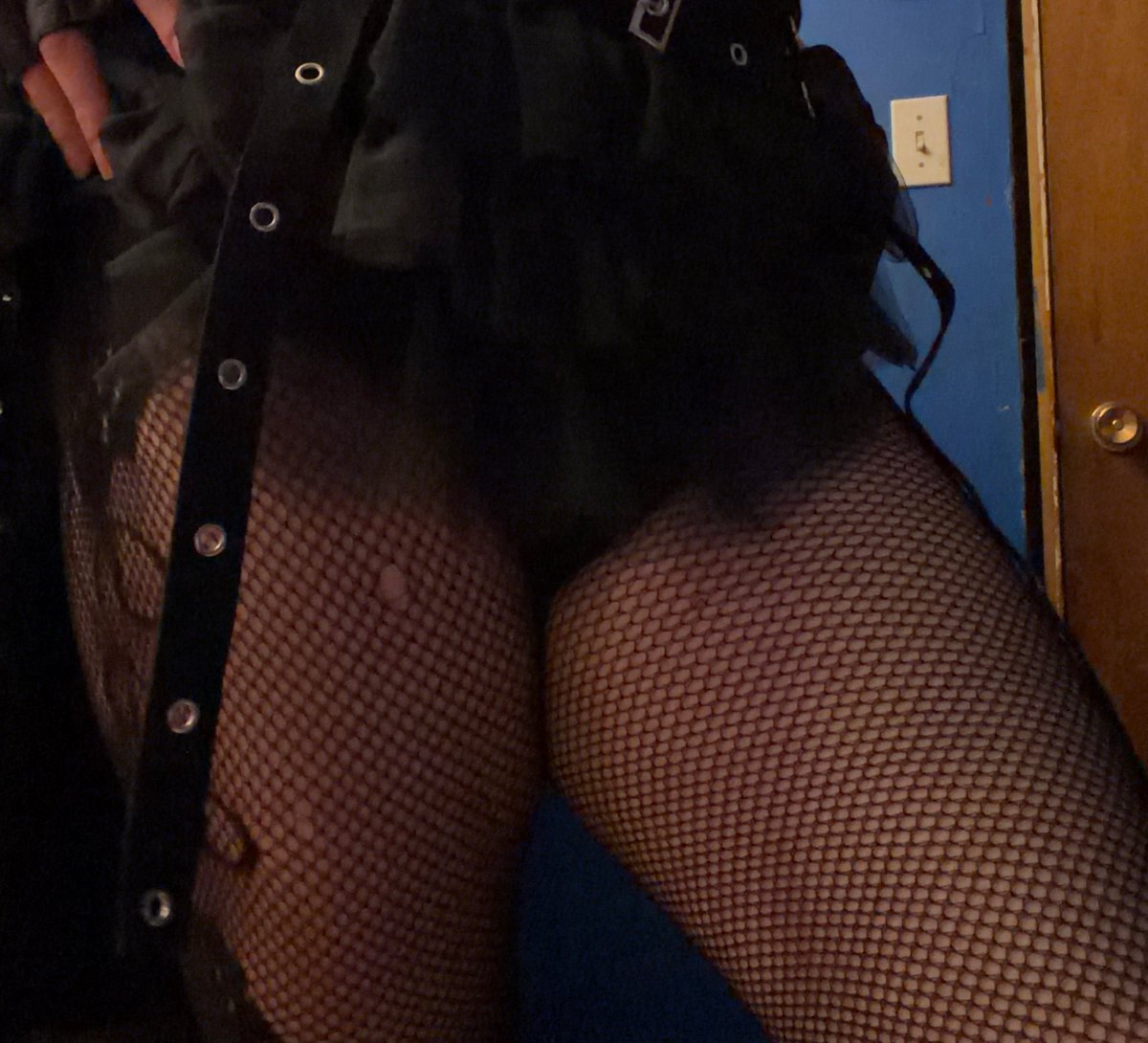 apologies for the suddenly risqué set of photos but oomf wanted to see how big my thighs really were, only for me to realize they've gotten bigger again