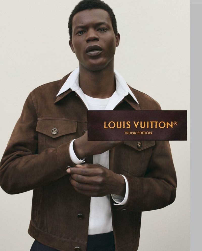 เมื่อ Louis Vuitton กระโดดเข้ามาทำเสื้อผ้าที่ดูเรียบ ไม่ตะโกนโลโก้ 

และนี่คือ Trunk Edition Collection ของ Louis Vuitton by Pharrell Williams