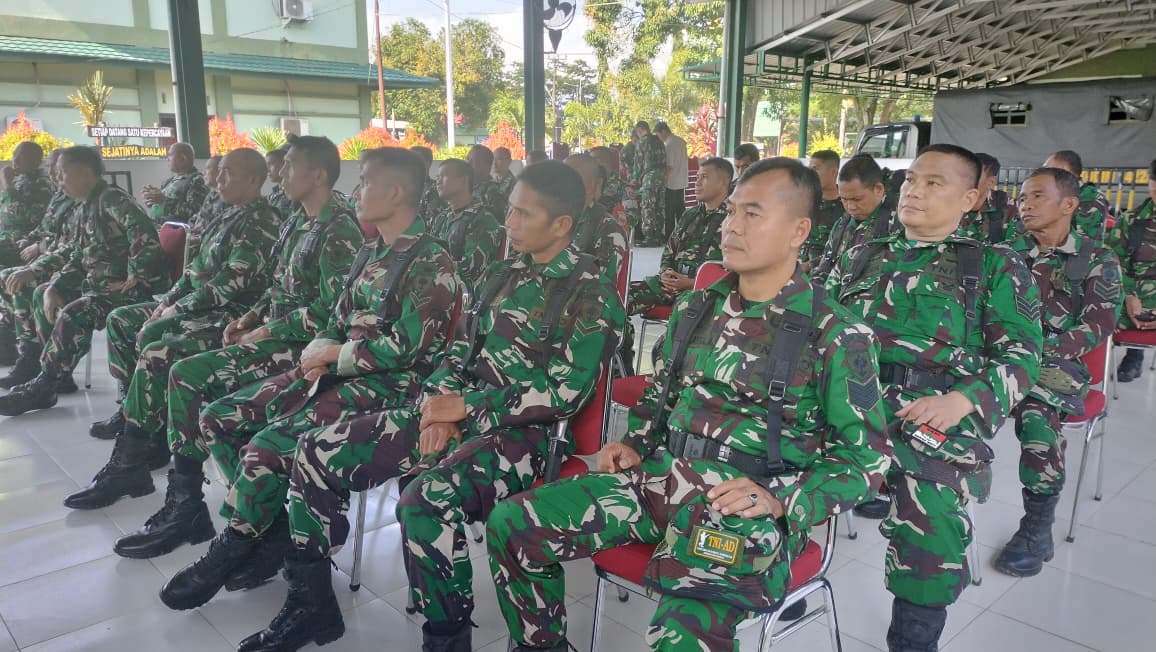 babinsa1422's tweet image. Asah Profesionalisme Aparat Teritorial, Kodim 1422/Maros Gelar Latihan Dasar Perorangan Umum Teritorial. #kodimmaros,#babinsa #kodim #latihantni