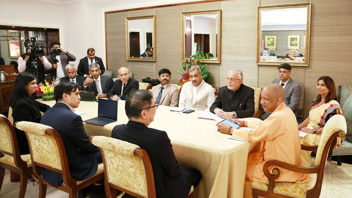 Had a fruitful meeting with Mr. Lim Chow Kiat, Chief Executive Officer, GIC, along with his delegation, in Singapore today.

Explored avenues for long term institutional investments in Uttar Pradesh, particularly in infrastructure, logistics, industrial parks and sustainable