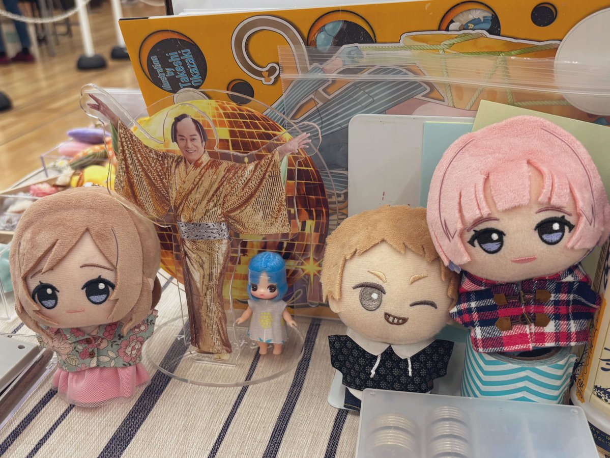 版権物は並べられないので後ろに待機しています笑
#ドールショウ77 #初星学園ぬいぬい部