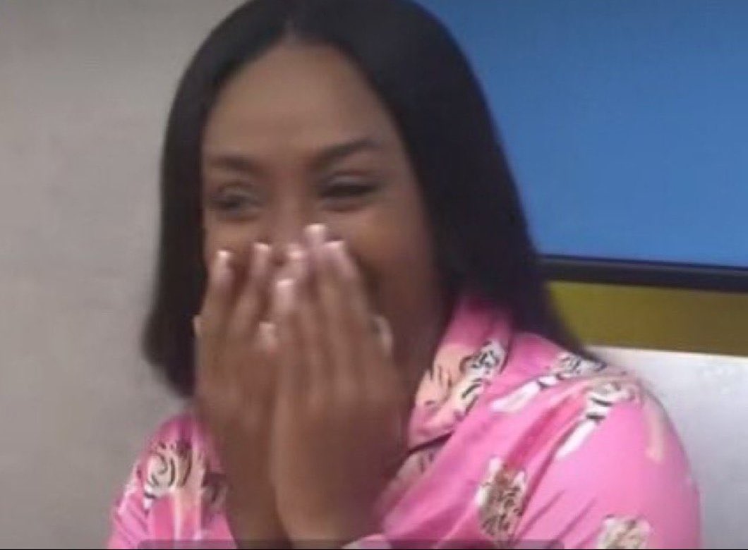 Estoy seguro que Alexa se escondió algo en ese gorro 😂😂😂

#LaCasaDeLosFamososCol3
#LaCasaDeLosFamososCol
#LCDLFCOL #LCDLFCOL3