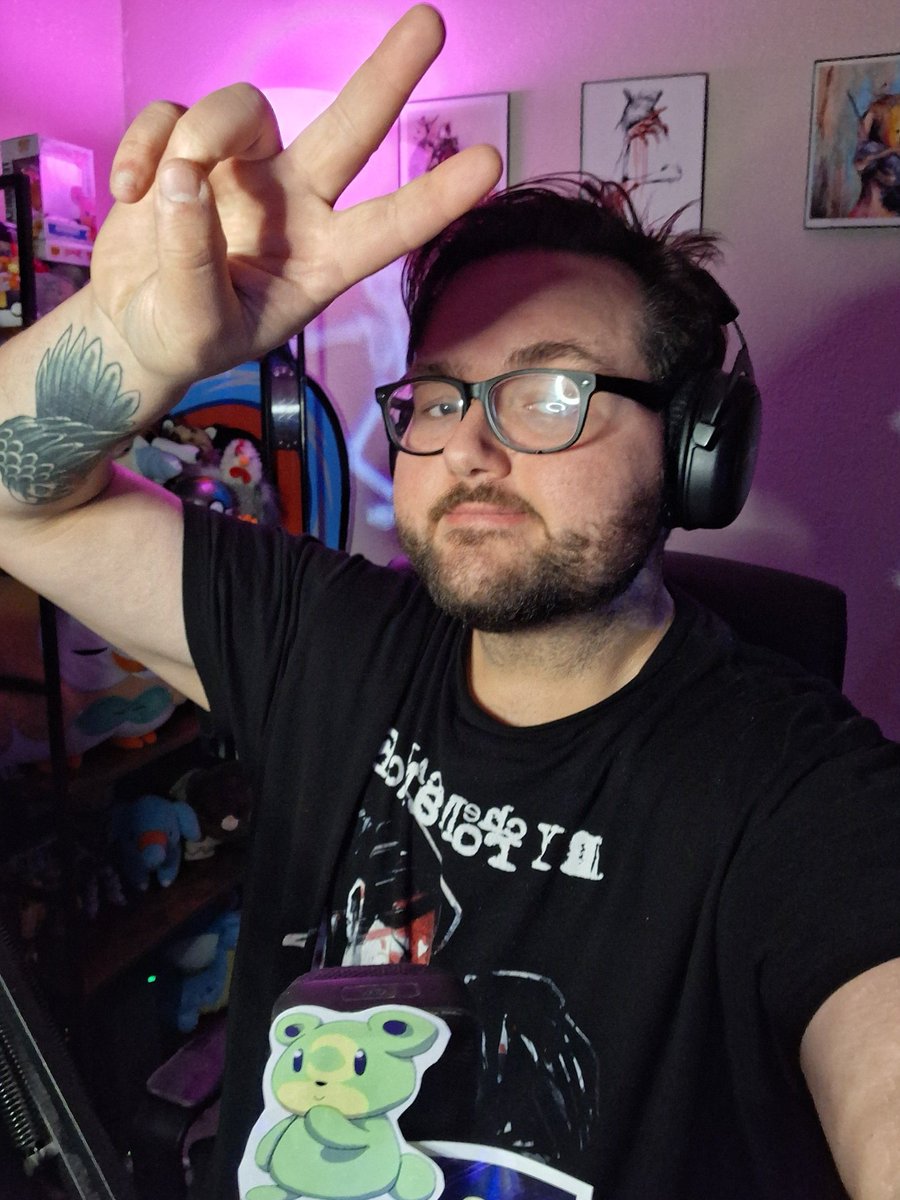 Hey

Twitch.tv/ollieandroe