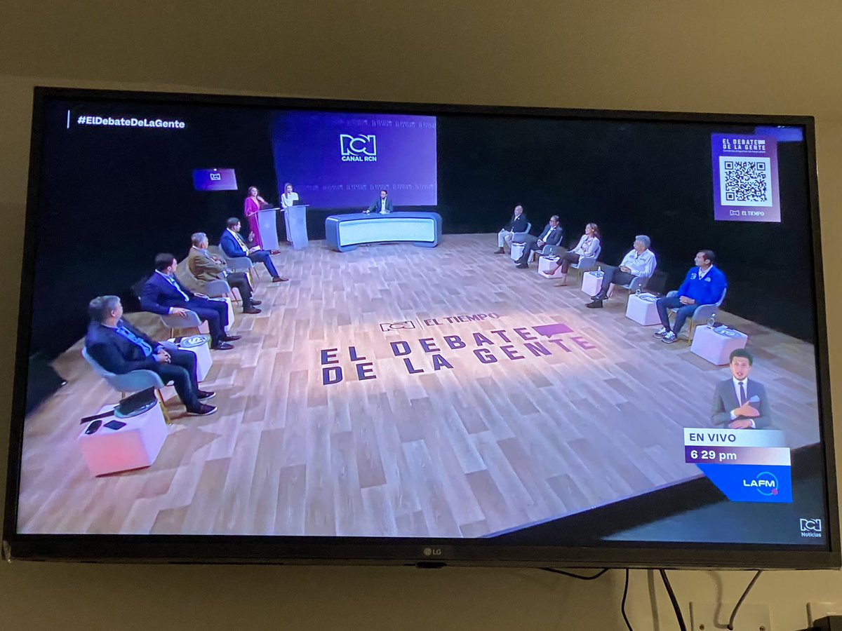 Todos contra una y les dio un bailao, con datos, con altura, con conocimiento.

Me siento orgulloso que quien encabeza la lista al senado por la cual votaré sea <a href="/carolinacorcho/">Carolina Corcho</a>