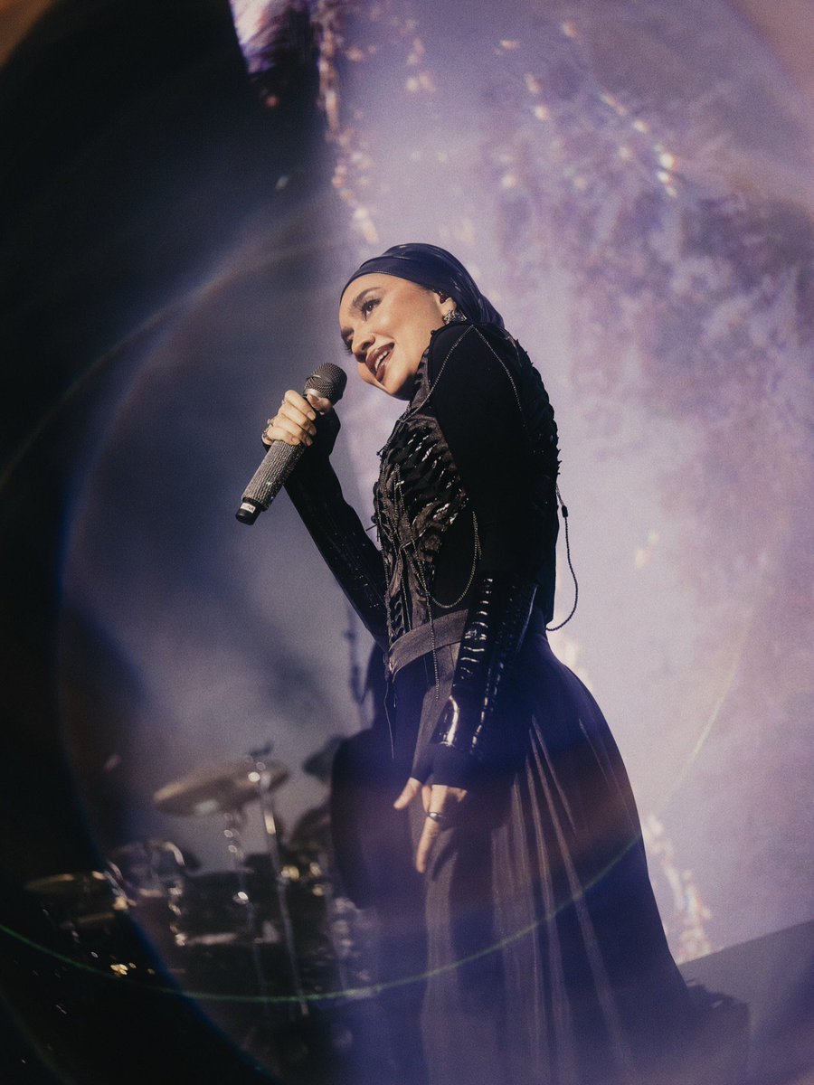 yuna_daily's tweet photo. Yuna currently charting across 10 countries on the Viral Songs Chart on Spotify. ✨🩵 #yunationals https://t.co/B65E4cX38H
