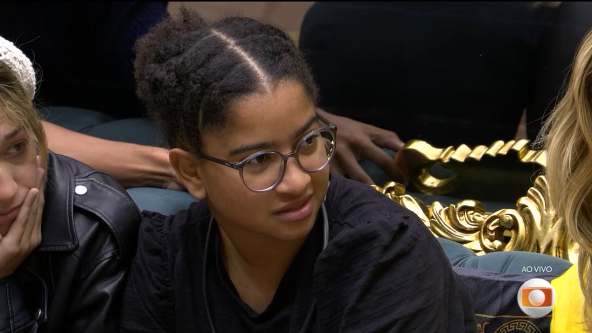 NÃO RESPEITA O MOMENTO DE NINGUÉM, MENINA INSUPORTÁVEL!!! #FORAMILENA