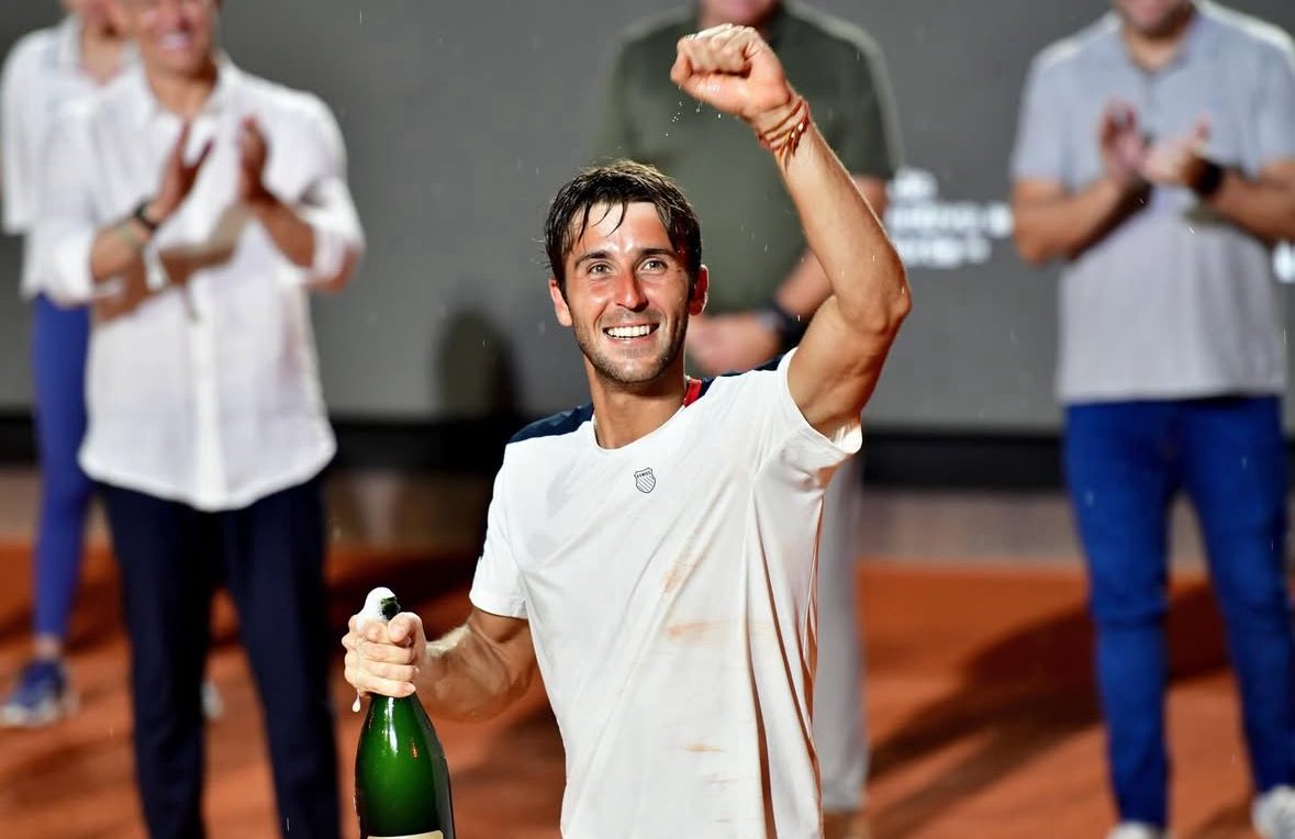 Tomás Etcheverry tweet media