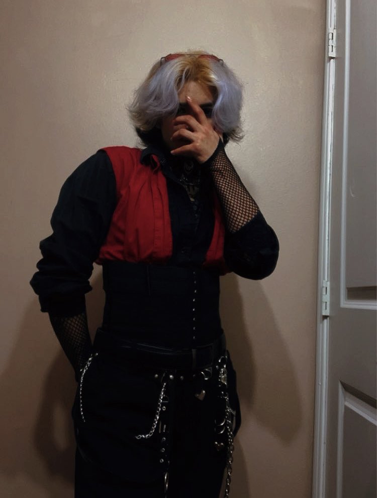 CL0WN_FUCKR's tweet photo. Would love to be a vampire or bat https://t.co/VfAwfrI8HV