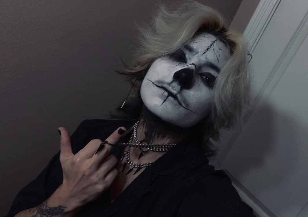 CL0WN_FUCKR's tweet photo. Clown things https://t.co/G0cPkfyIkC