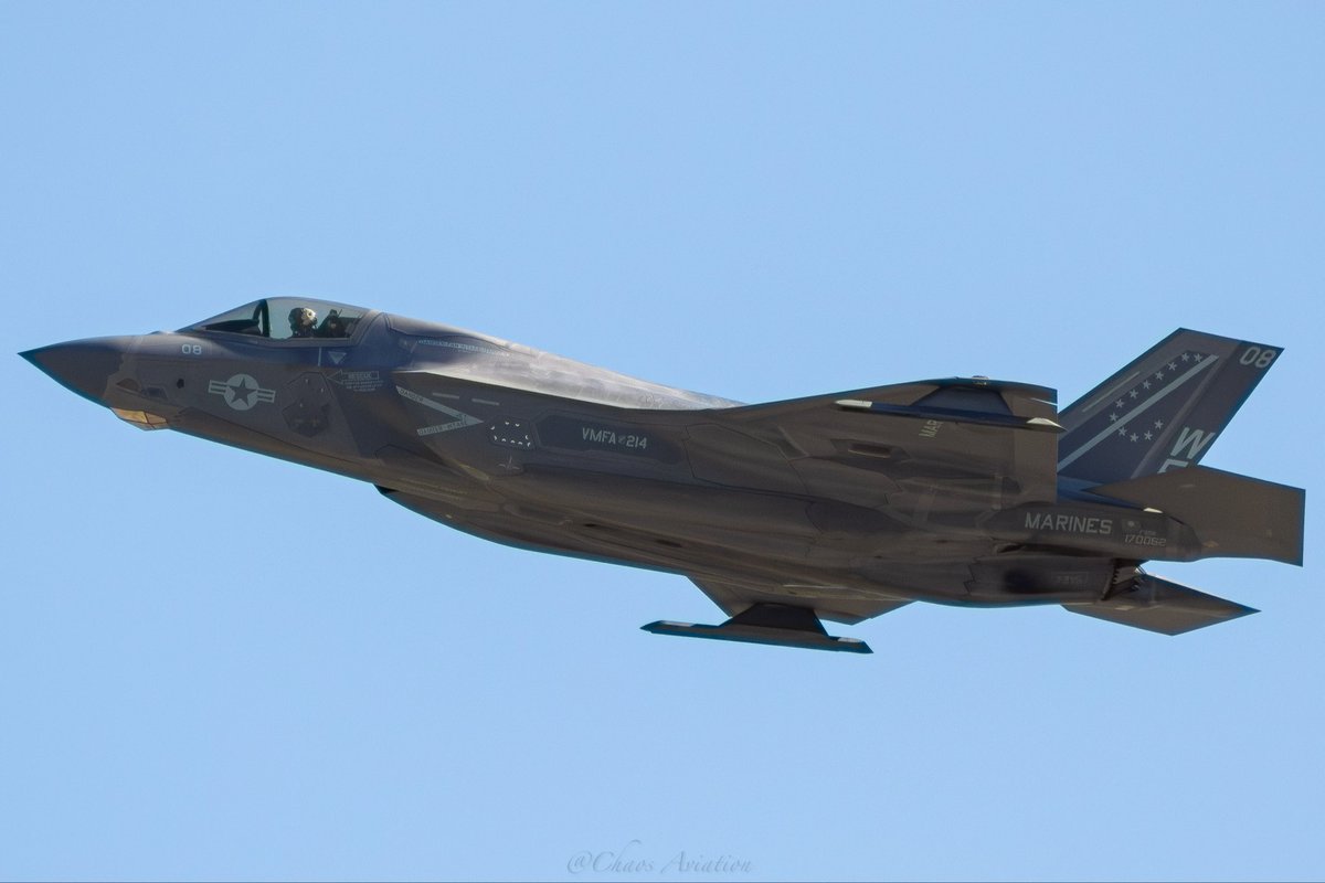chaosaviation's tweet photo. BLACKSHEEP 11 &amp; 21 flight of 4 F-35B Lightning ii from VMFA-214 “Black Sheep” heading back to MCAS Yuma after a weekend stay at March ARB.

#f35blightning #usmc #vmfa214 #marchairreservebase #aviation https://t.co/zB3kJ8cSyn