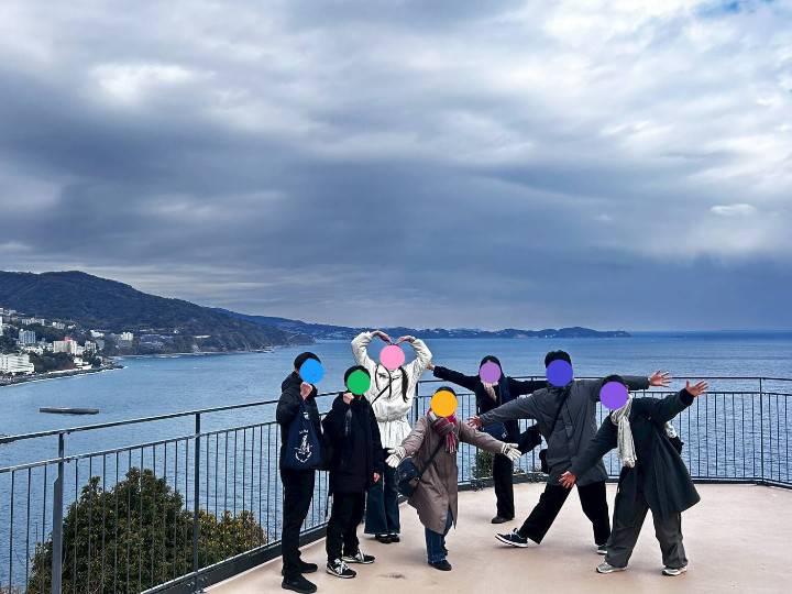 【東西合宿2026】
京都のKGKK（<a href="/kyogenkai/">京都学生狂言研究会KGKK</a>）さんと六狂連の合宿に参加しました！今年の行き先は熱海でした🌊🌊🌊