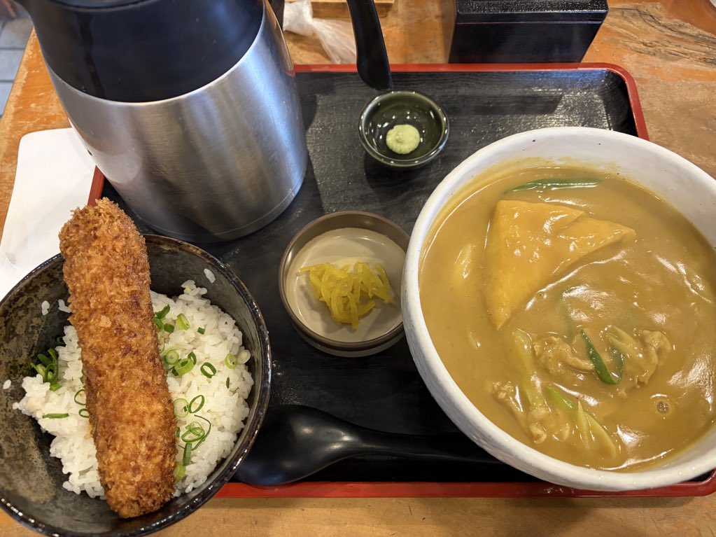 わだ泉のカレーうどんと醤油カツ丼のセット

カツ丼の醤油ソースがメチャクチャ美味しい。おすすめ。