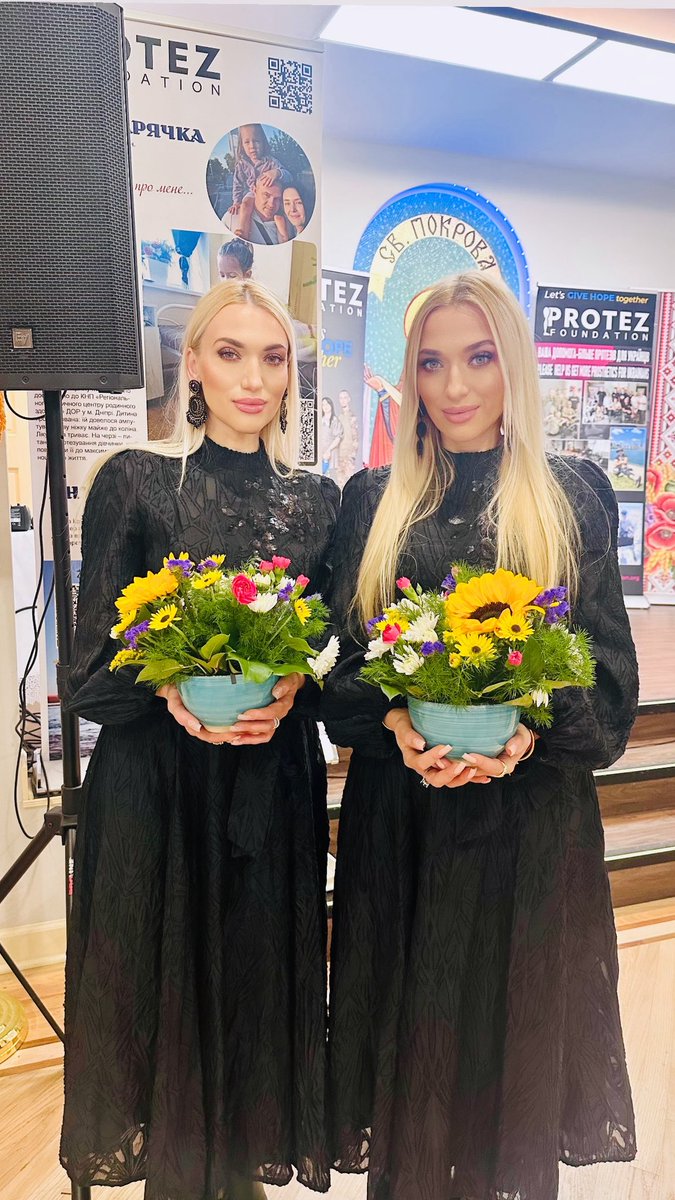 Malgivski's tweet photo. Fundraiser for Protez Fundation 💙💛Благодійний вечір милосердя на підтримку Protez Foundation, який відбувся в Українській Православній Церкві Св. Покрови в Чикаго. 🙏 https://t.co/0ZEcWvcB6w