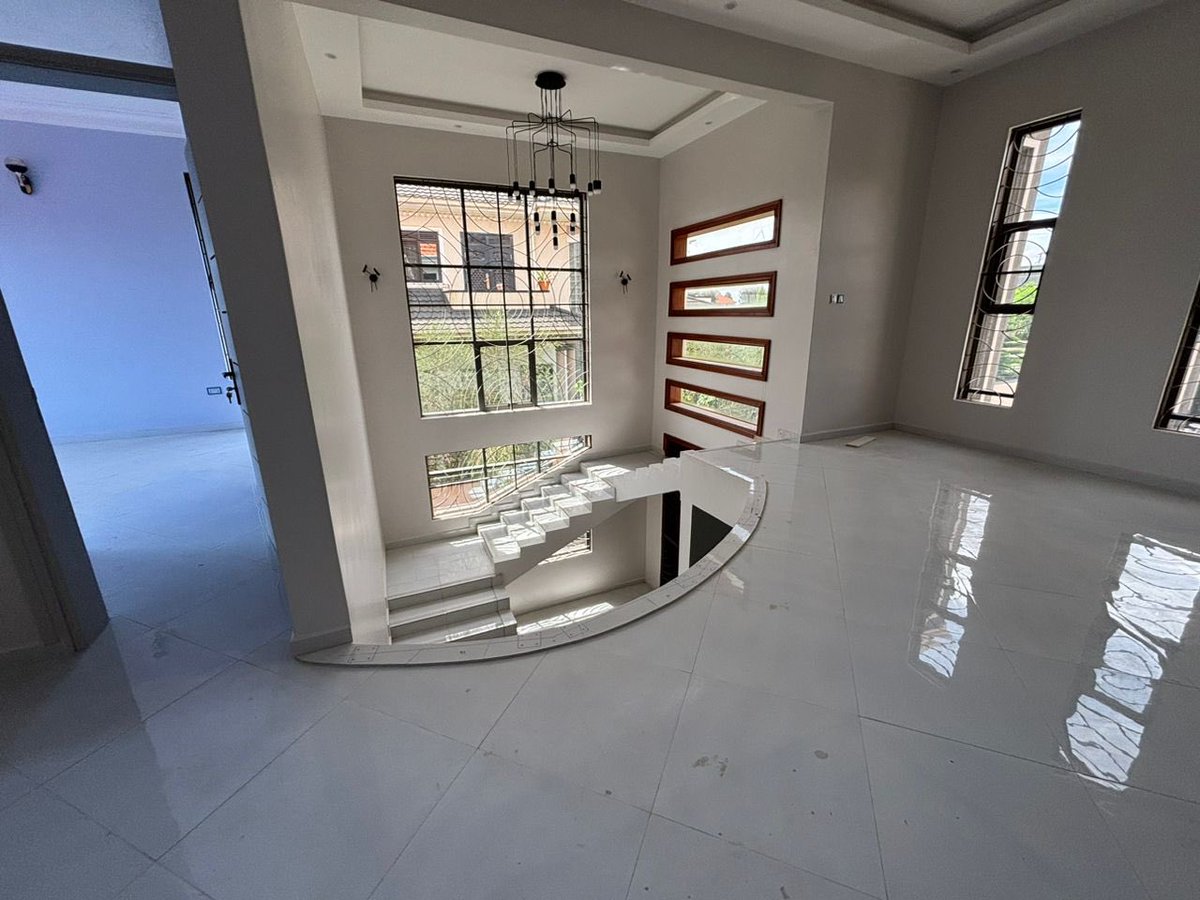 EdgarMugisha9's tweet photo. Akright Bwebajja, Entebbe Road

6 bedroom mansion for sale 

Price $650,000

+256 787 054 421 https://t.co/xt0IEmDA9S