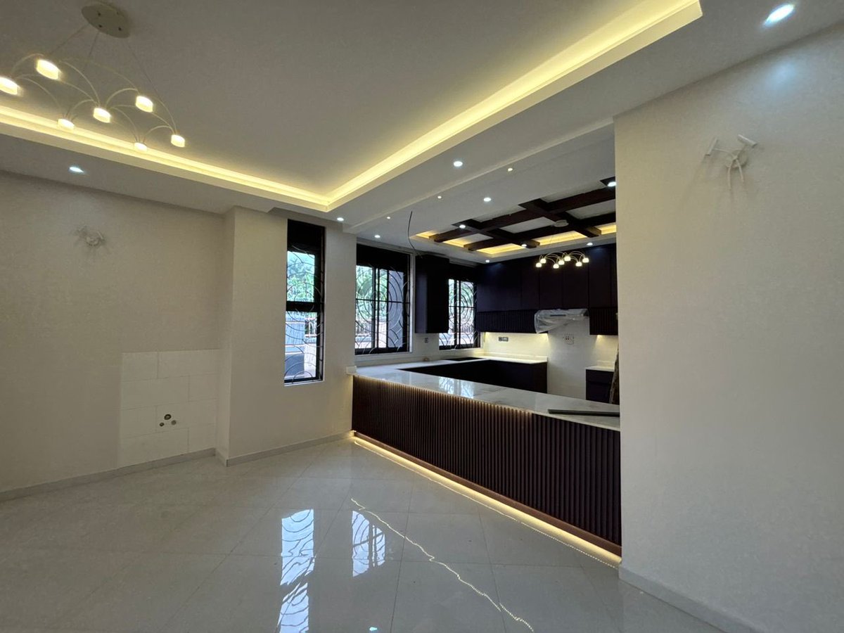 EdgarMugisha9's tweet photo. Akright Bwebajja, Entebbe Road

6 bedroom mansion for sale 

Price $650,000

+256 787 054 421 https://t.co/xt0IEmDA9S