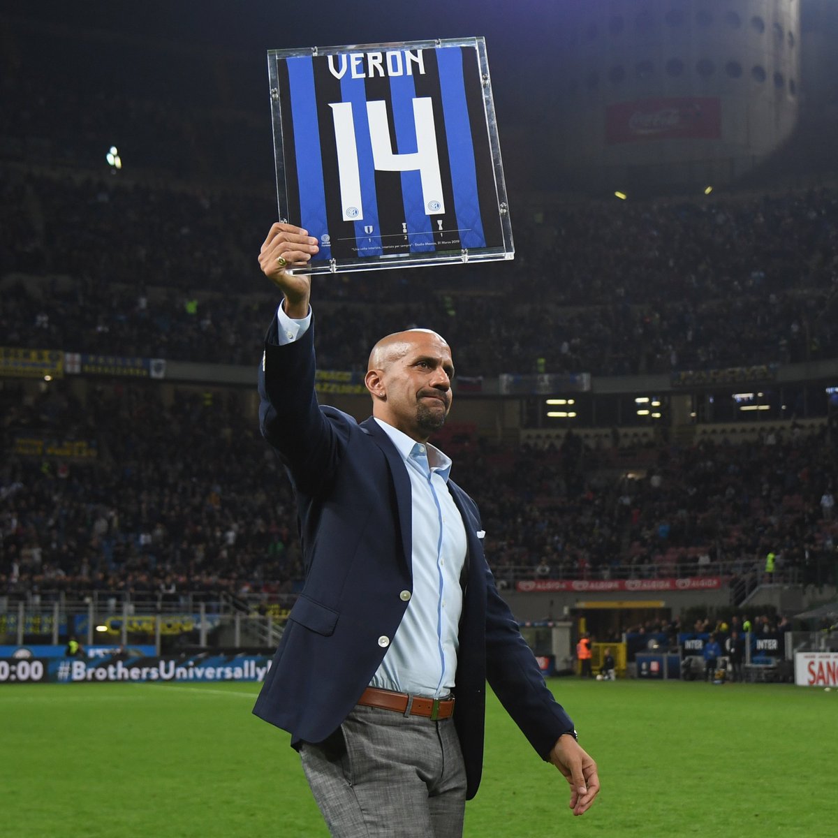 Inter's tweet photo. Tanti auguri, Juan Sebastián Verón 🎂🖤💙 https://t.co/pRrXSxRr7V