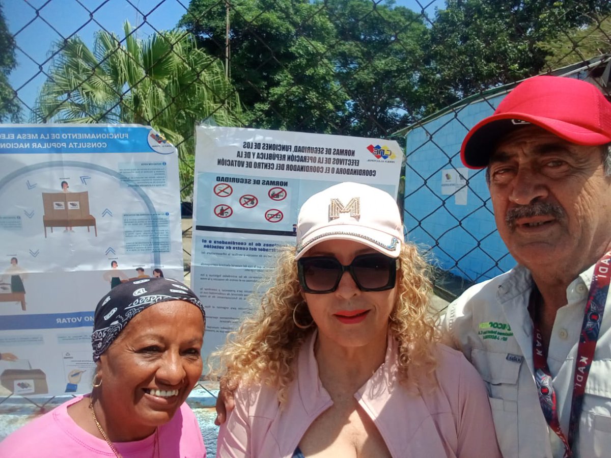 moraimacespede4's tweet photo. @TurenApcPsuv @NicolasMaduro @ConCiliaFlores @PartidoPSUV @dcabellor @AlMomento_M @JoseSalPSUV @AnaGPinto1 Las Comunas demostraron su poder Popular Chávez  los escamino en ésta participación, y  motivada por el Pte Nicolás,a través de consultas #LosQuerremodDeVueltas Continuada por  la Pta encargada  Delcy #AquiMandaElPueblo #FreeMaduroAndCilia https://t.co/kzzSBkHtKA