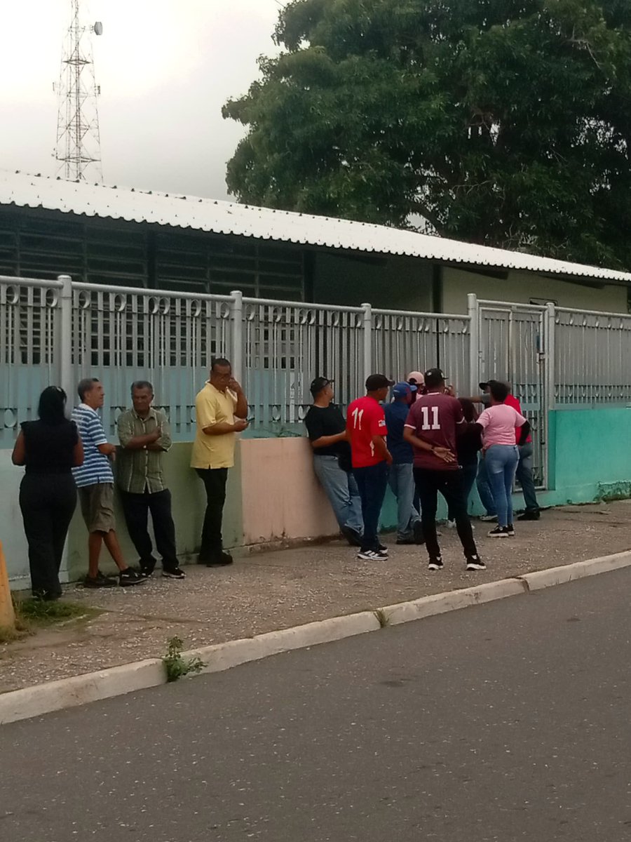 moraimacespede4's tweet photo. @TurenApcPsuv @NicolasMaduro @ConCiliaFlores @PartidoPSUV @dcabellor @AlMomento_M @JoseSalPSUV @AnaGPinto1 Las Comunas demostraron su poder Popular Chávez  los escamino en ésta participación, y  motivada por el Pte Nicolás,a través de consultas #LosQuerremodDeVueltas Continuada por  la Pta encargada  Delcy #AquiMandaElPueblo #FreeMaduroAndCilia https://t.co/kzzSBkHtKA