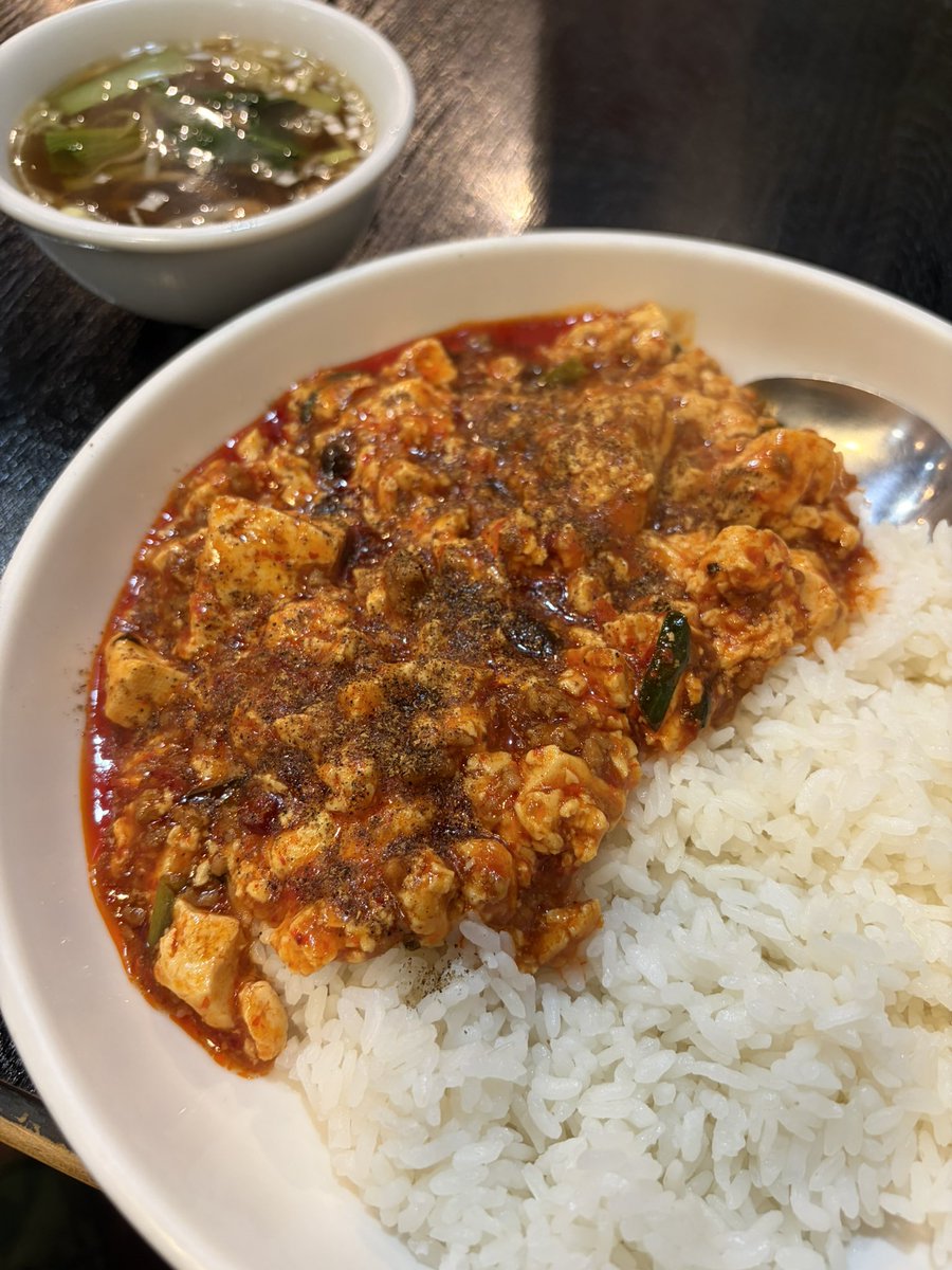 黒影たまご tweet media