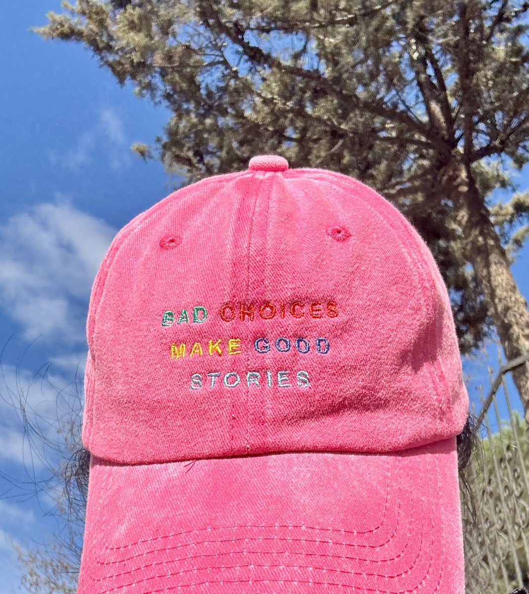 şapka bağımlısı olan we güneş gözlüklerinden nefret eden tek voleybol fanı