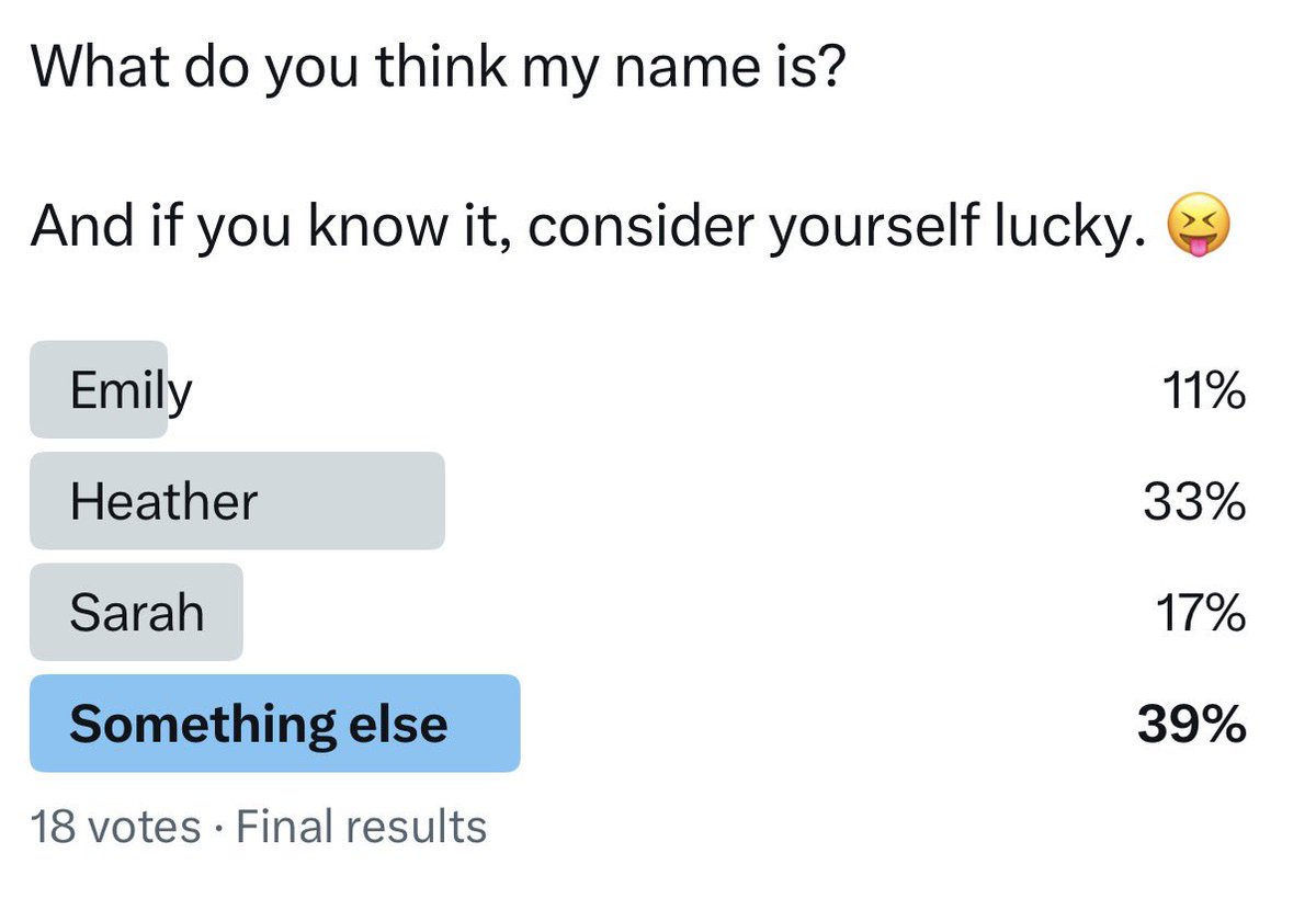 PlushBuxom tweet media