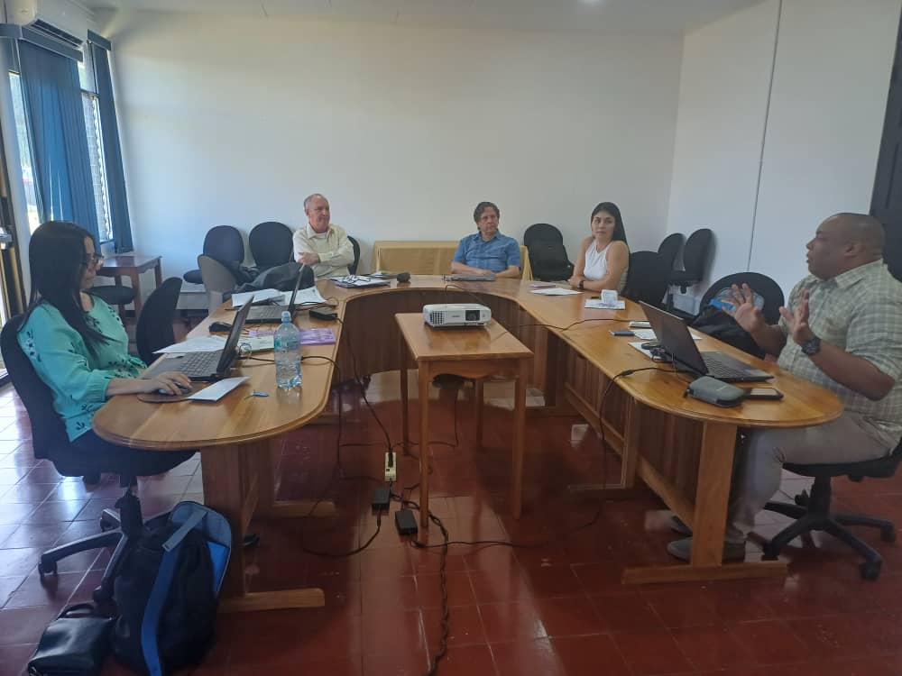 CIENPINOS tweet media