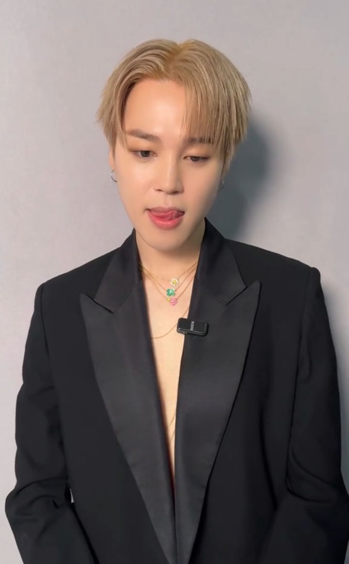 iampark01's tweet photo. 제 모습이 어때요? https://t.co/jUUGQjCjRt