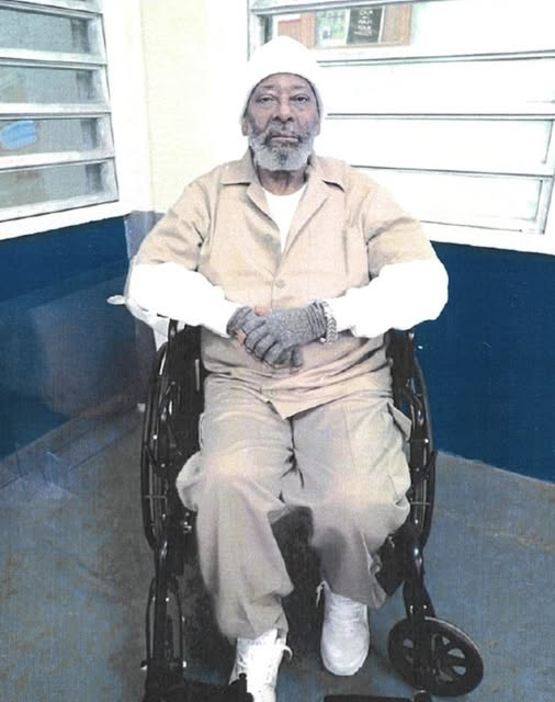 Karine Omry tweet media