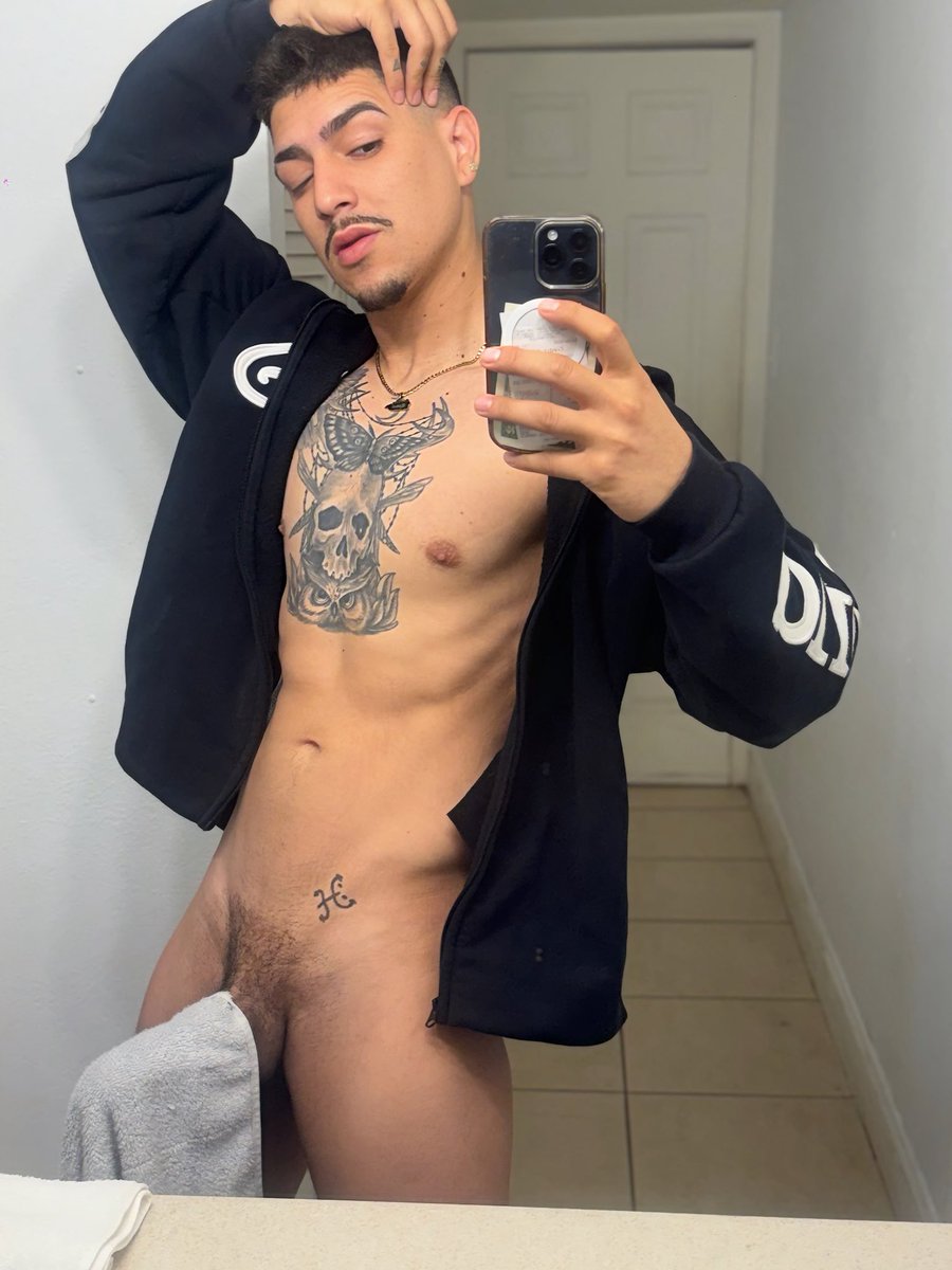 RonMoga123's tweet photo. https://t.co/vIGfxNORsc

El problema que tenía de colgar la toalla ya lo resolví. 🍆🍆😘😘😘💙

Buenas tardes mundo. https://t.co/OOHpaZvsUW