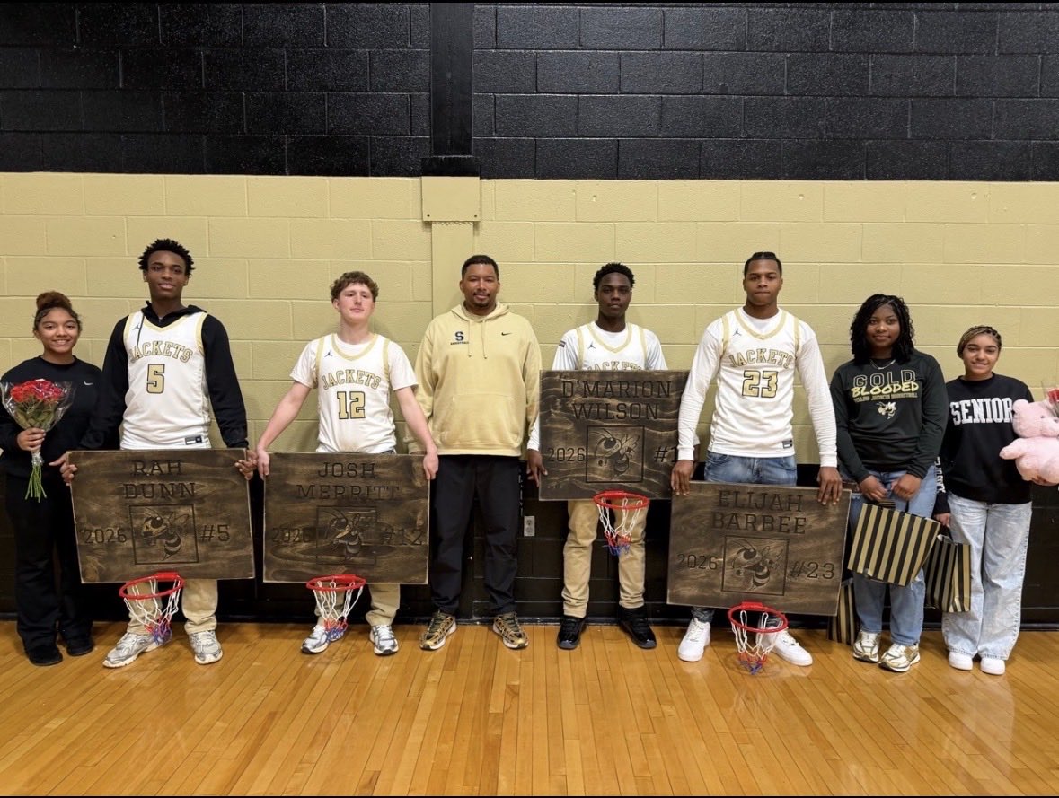 Coachgriggs's tweet photo. The Jackets finish the 25-26 season 17-12 overall (#2 in district, #3 in region). One of the best seasons since the 17-18 season. Thank you to our seniors for their 4 years of dedication they put it, thank you to our community, fans, and sponsors for their support this year! https://t.co/Cs8egDPavL