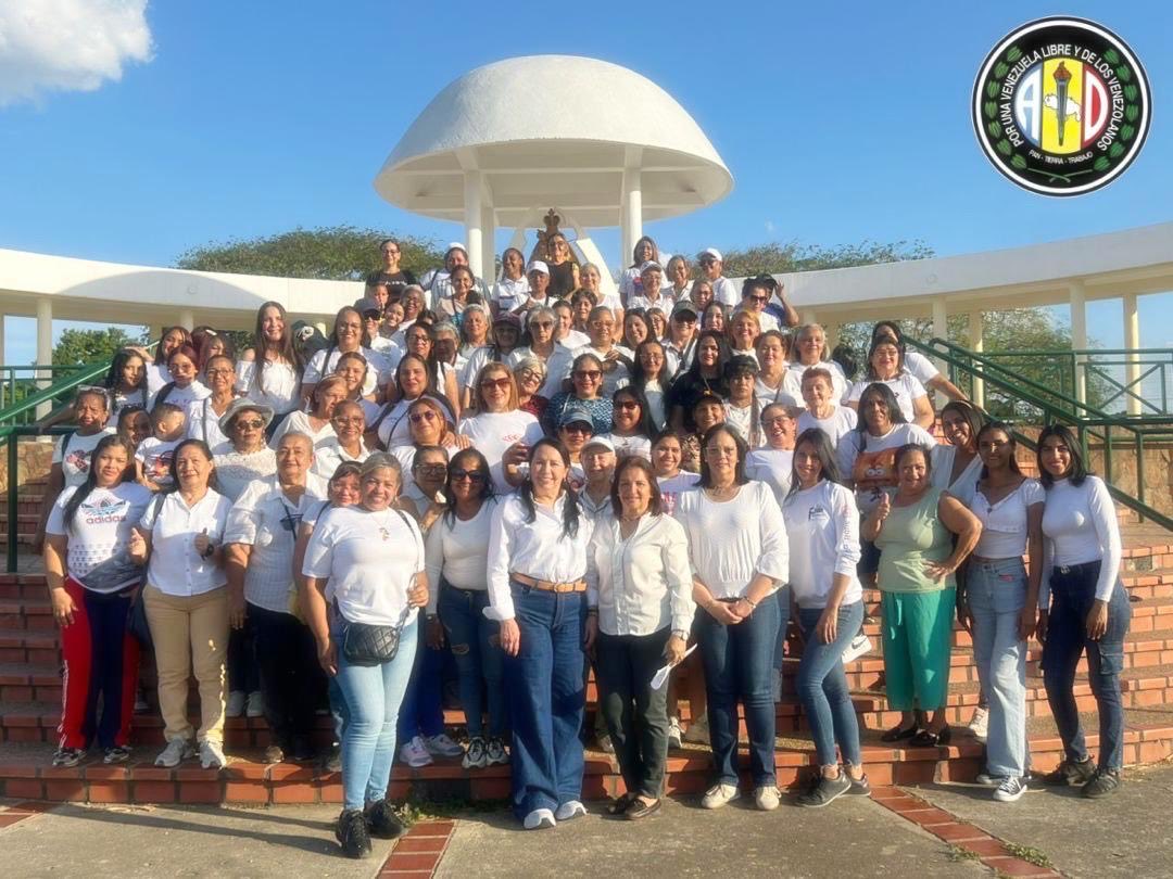 Nuestros equipos Femeninos de Freites en Anzoátegui activados por la Libertad y la Democracia en Venezuela, las mujeres tienen un rol muy importante en nuestra sociedad y en <a href="/ADemocratica/">Acción Democrática</a> son parte fundamental de nuestra organización, Dios las bendiga