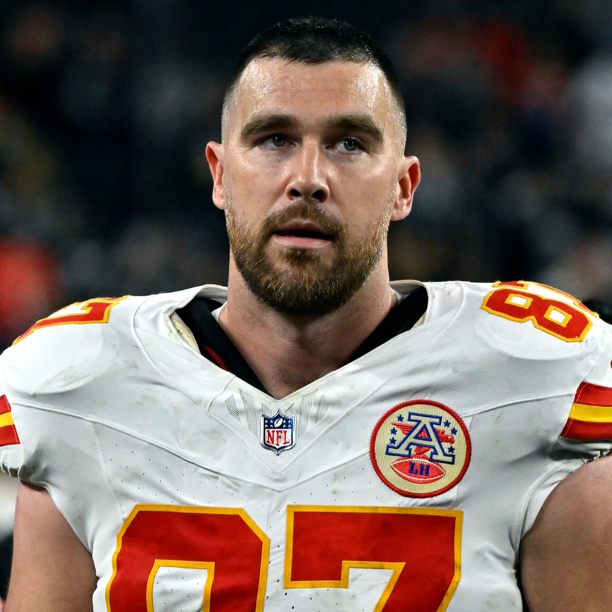 Sportsnet's tweet photo. Travis Kelce is expected to return to the Chiefs for his 14th season, per @RapSheet.

Kelce was scheduled to become a free agent. https://t.co/6pNbiJAjTX