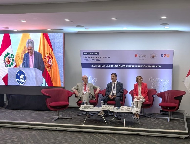 Embajada de España en Perú tweet media