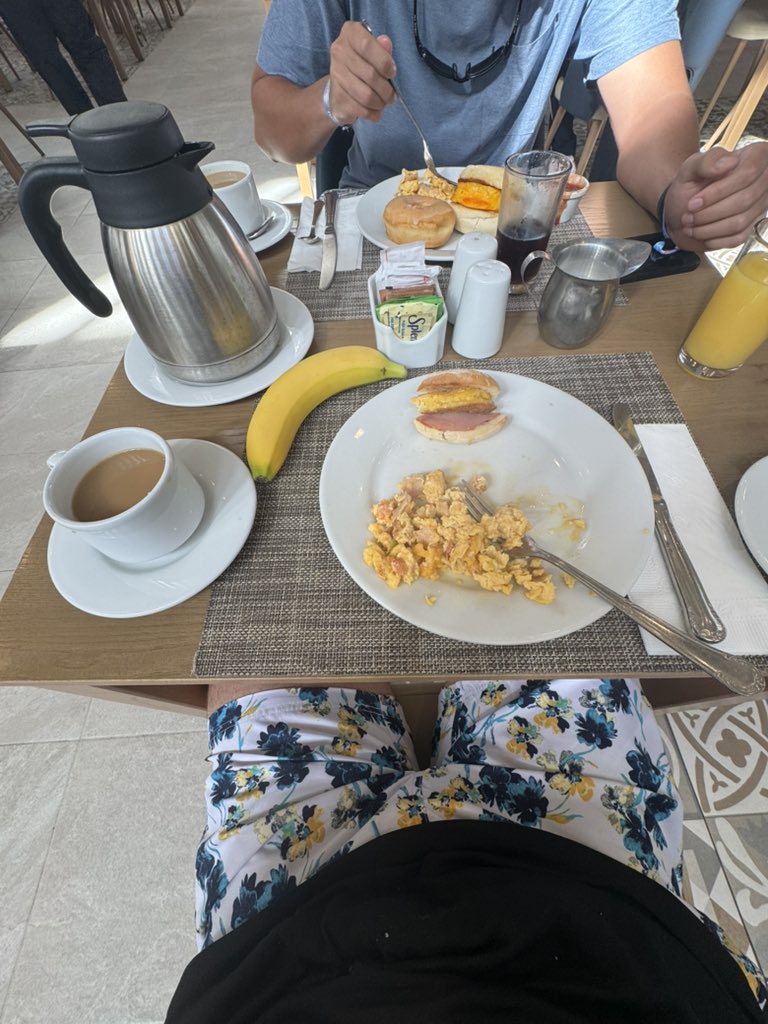 loadbuster4's tweet photo. Bon Appetit https://t.co/xManf74KZV