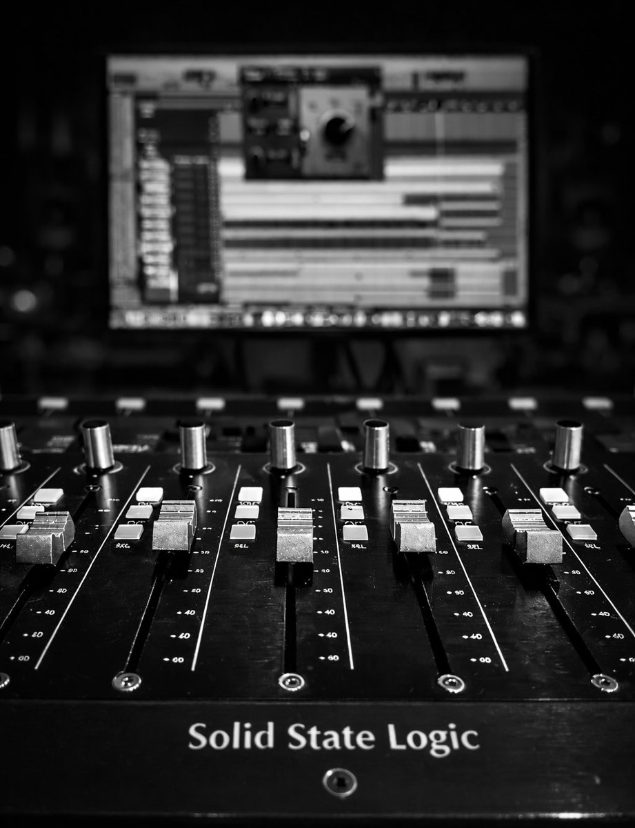 i_BluePrint's tweet photo. #MixingandMasteringMonday #CHR https://t.co/bFkOH6TtcZ