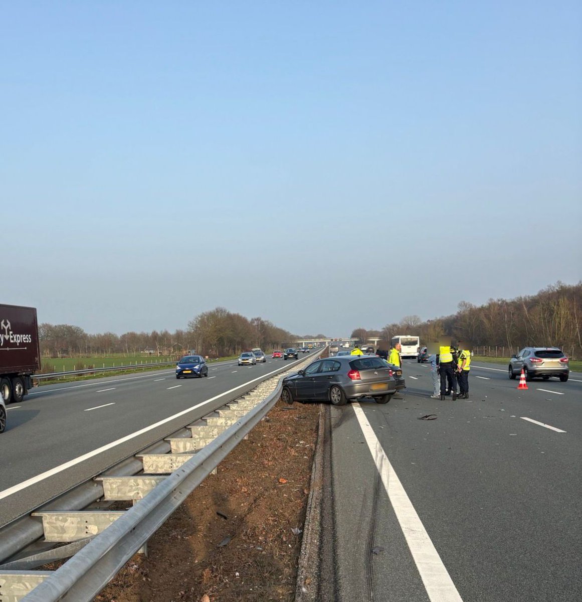Ongeval met meerdere voertuigen op de A1 richting Hengelo
