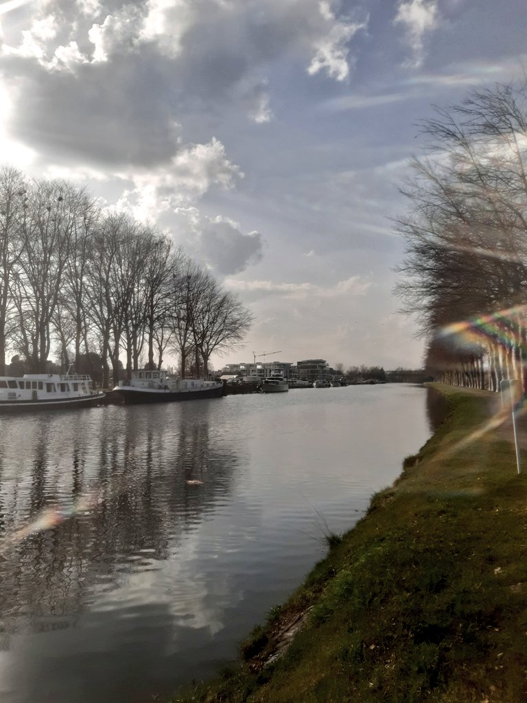 DanielsValere's tweet photo. #vrtweer,  Bocholt, 15 u 48, Valere Daniels https://t.co/SDrfdQKBaz