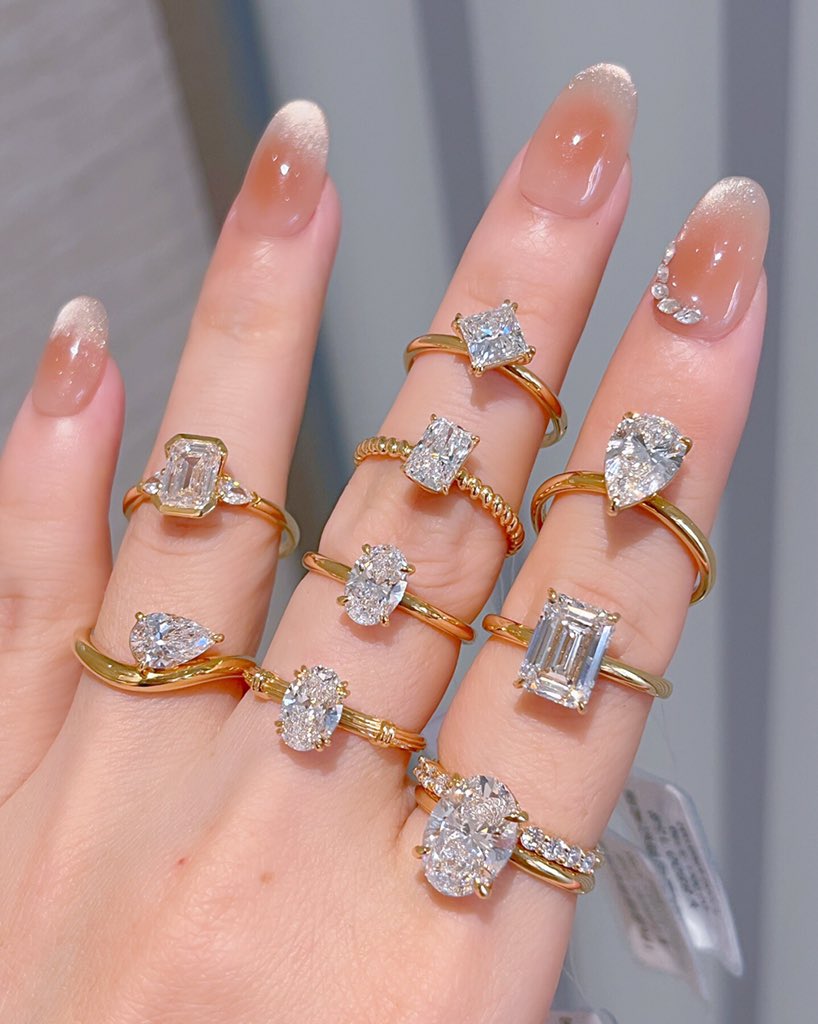 zhngziy79973530's tweet image. The 18k gold lab grown diamond ring #LabGrownDiamonds #SmartLuxury #DiamondAlternative #EthicalJewelry #SustainableLuxury #LabDiamond #Horse-eye-shaped #FutureOfLuxury#ring