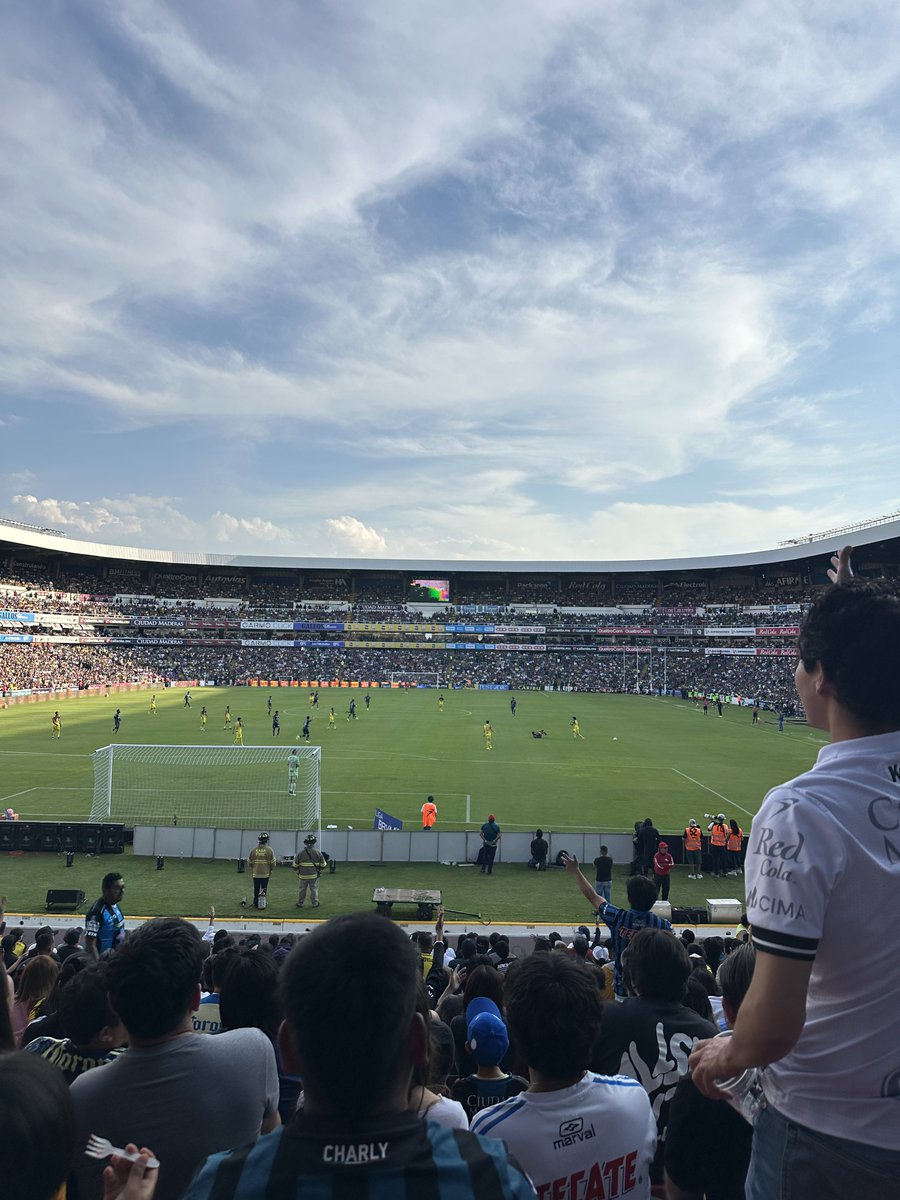 ¡Gracias a toda la banda que se dio la vuelta por la Pop Up!

Verlos pasar, cotorrear y llevarse algo del proyecto significa mucho para nosotros.

Nos vemos en el próximo partido…
vienen algunas sorpresas. 👀🧢👕
