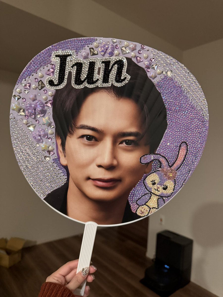 MJ_amnos's tweet photo. 人生最初で最後のデコうちわ
ストーンのサイズ感ミスったのもあって
しんどすぎた
2度とやらん(もうやれない) https://t.co/awRmbLi5YF